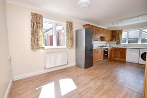 Kitchen Diner- click for photo gallery